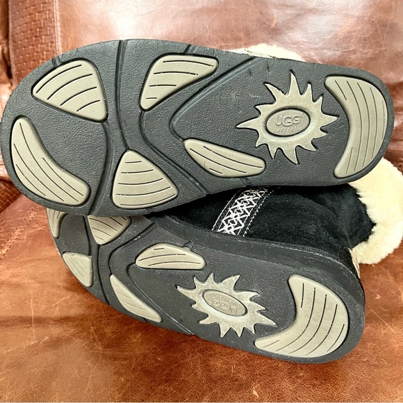 UGG Australia Genuine Suede & Shearling Lined & Trimmed Ankle Boots Size 8 - Picture 9 of 10